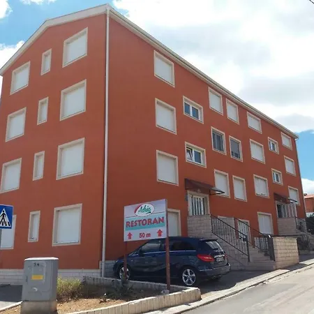 Petra Apartmán *